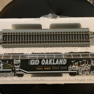 Oakland Raiders train set